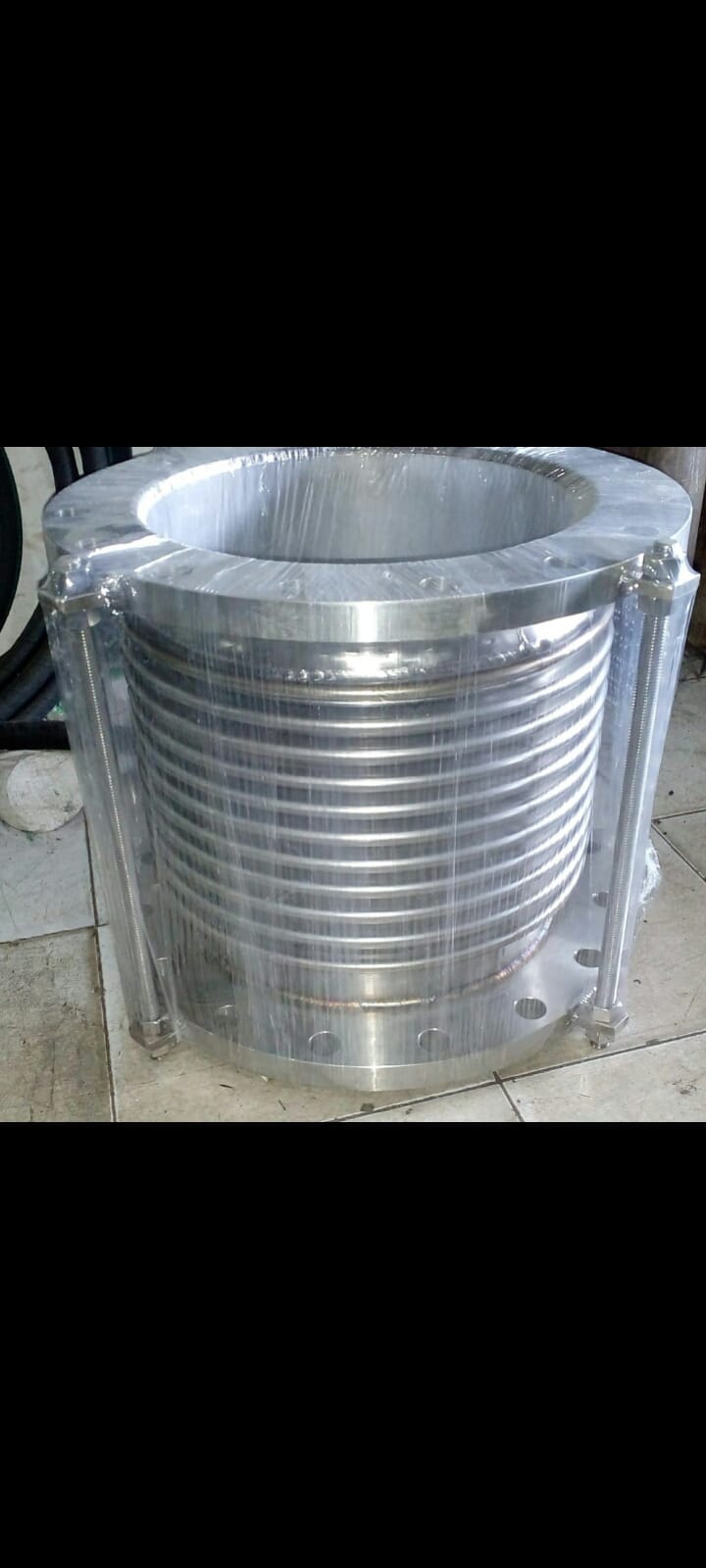 expantion joint ss304 untuk sambungan ke fiiting bergerak